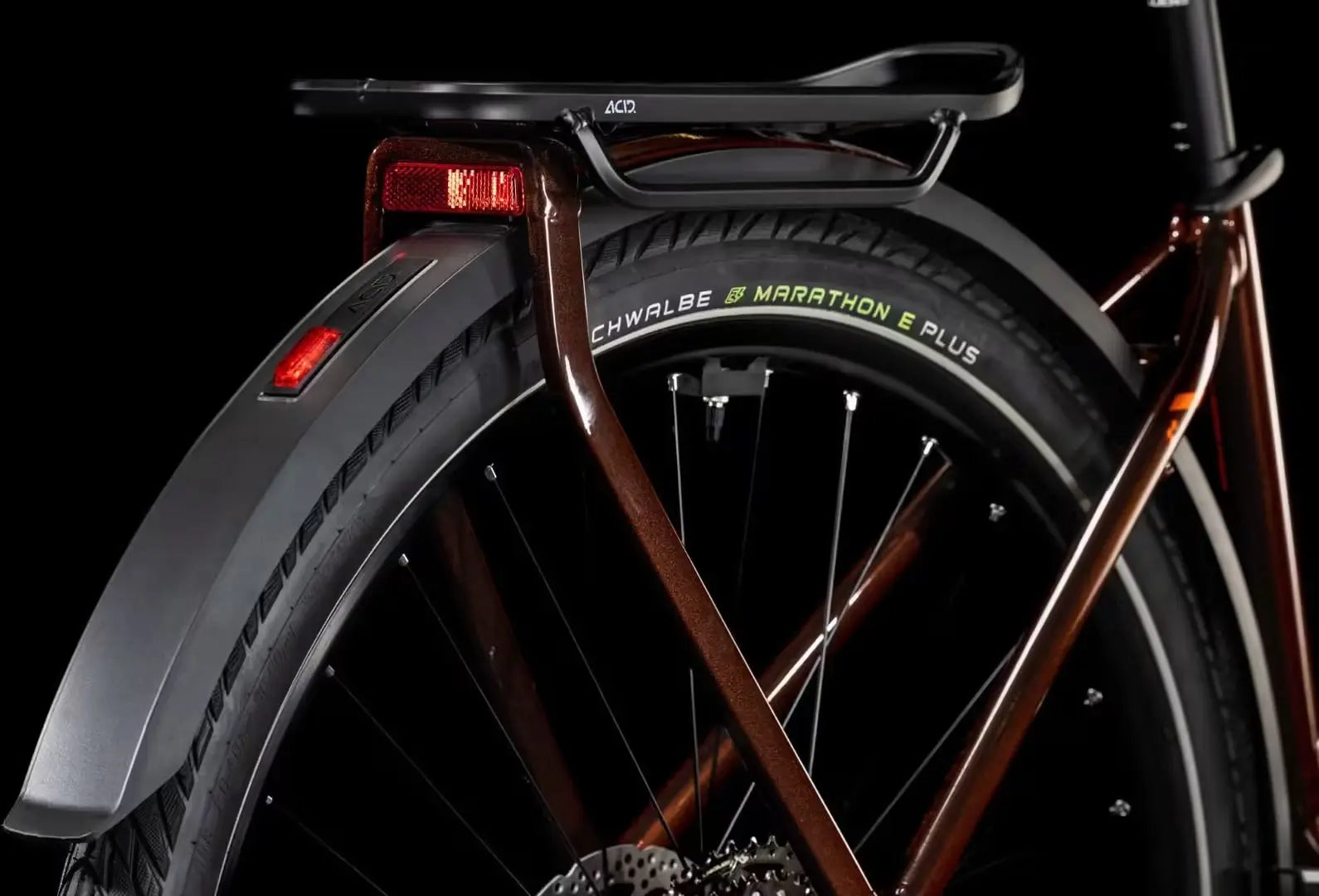 VTC Électrique Cube Touring Hybrid Pro 625 Easy Entry Shimano Cues 11V 625 Wh 700 mm Marron Orange Cinnamon 2025 JARDINS LOISIRS