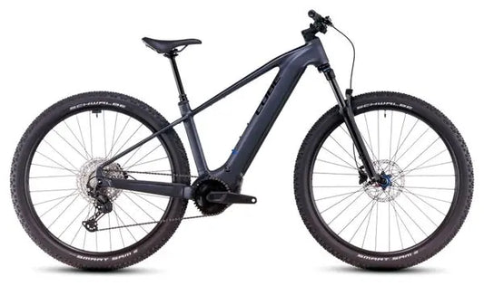 VTT Électrique Semi-Rigide Cube Reaction Hybrid Pro 600 Shimano Deore/Deore XT 12V 600 Wh 29'' Gris Metallic 2025 JARDINS LOISIRS