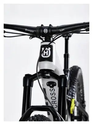 VTT Electrique Tout-Suspendu Husqvarna Mountain Cross MC3 Shimano Deore 12V 630 Wh 29/27.5'' Blanc JARDINS LOISIRS