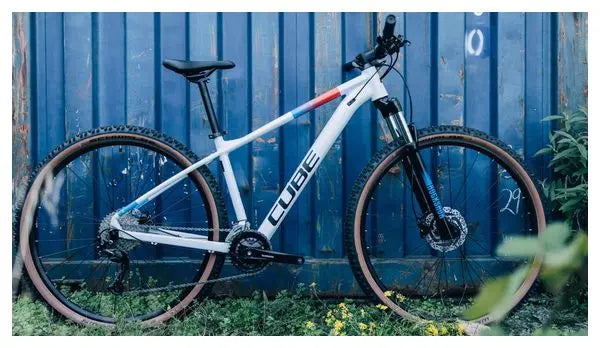 VTT Semi-Rigide Cube Aim SLX Shimano Alivio/Altus 9V 29'' Blanc Bleu JARDINS LOISIRS