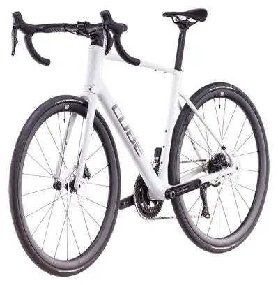 Vélo de Route Cube Attain C:62 SLX Shimano 105 Di2 12V 700 mm Blanc Cotton Gris 2025 JARDINS LOISIRS