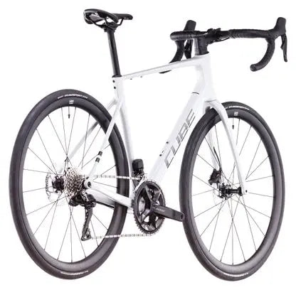 Vélo de Route Cube Attain C:62 SLX Shimano 105 Di2 12V 700 mm Blanc Cotton Gris 2025 JARDINS LOISIRS