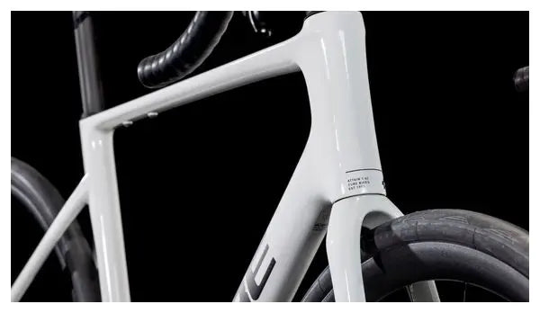 Vélo de Route Cube Attain C:62 SLX Shimano 105 Di2 12V 700 mm Blanc Cotton Gris 2025 JARDINS LOISIRS