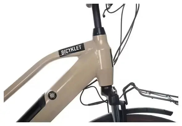 Vélo de Ville Électrique Bicyklet Camille Shimano Acera/Altus 8V 504 Wh 700 mm Beige Ivoire JARDINS LOISIRS