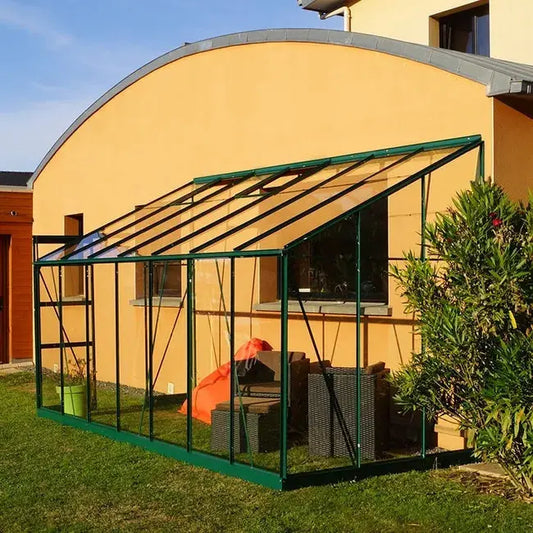 Serre adossée Rubis 8,40m² en aluminium laqué vert et verre trempé avec base JARDINS LOISIRS