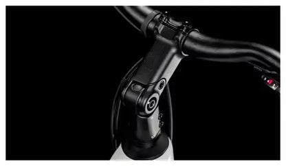 VTC Électrique Cube Touring Hybrid One 625 Easy Entry Shimano Cues 9V 625 Wh 700 mm Blanc Cotton Gris 2025 JARDINS LOISIRS