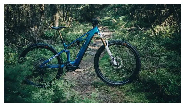 VTT Électrique Tout-Suspendu Cube Stereo Hybrid One44 HPC AT 800 Sram X0 Eagle AXS 12V 800 Wh 27.5'' Bleu Actionteam 2025 JARDINS LOISIRS