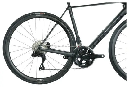 Vélo de Route Orbea Orca M35i Shimano 105 Di2 12V 700 mm Gris Noir Vulcano 2024 JARDINS LOISIRS