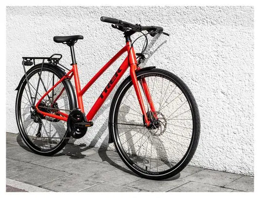 Vélo de Ville Trek FX 2 Disc Equipped Stagger Shimano Acera/Altus 9V 700 mm Rouge 2023 JARDINS LOISIRS