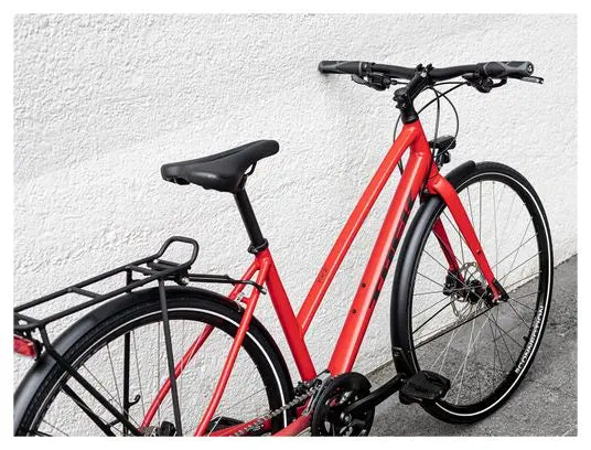 Vélo de Ville Trek FX 2 Disc Equipped Stagger Shimano Acera/Altus 9V 700 mm Rouge 2023 JARDINS LOISIRS
